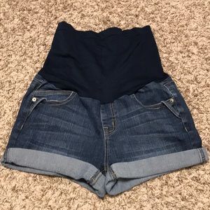 Maternity shorts